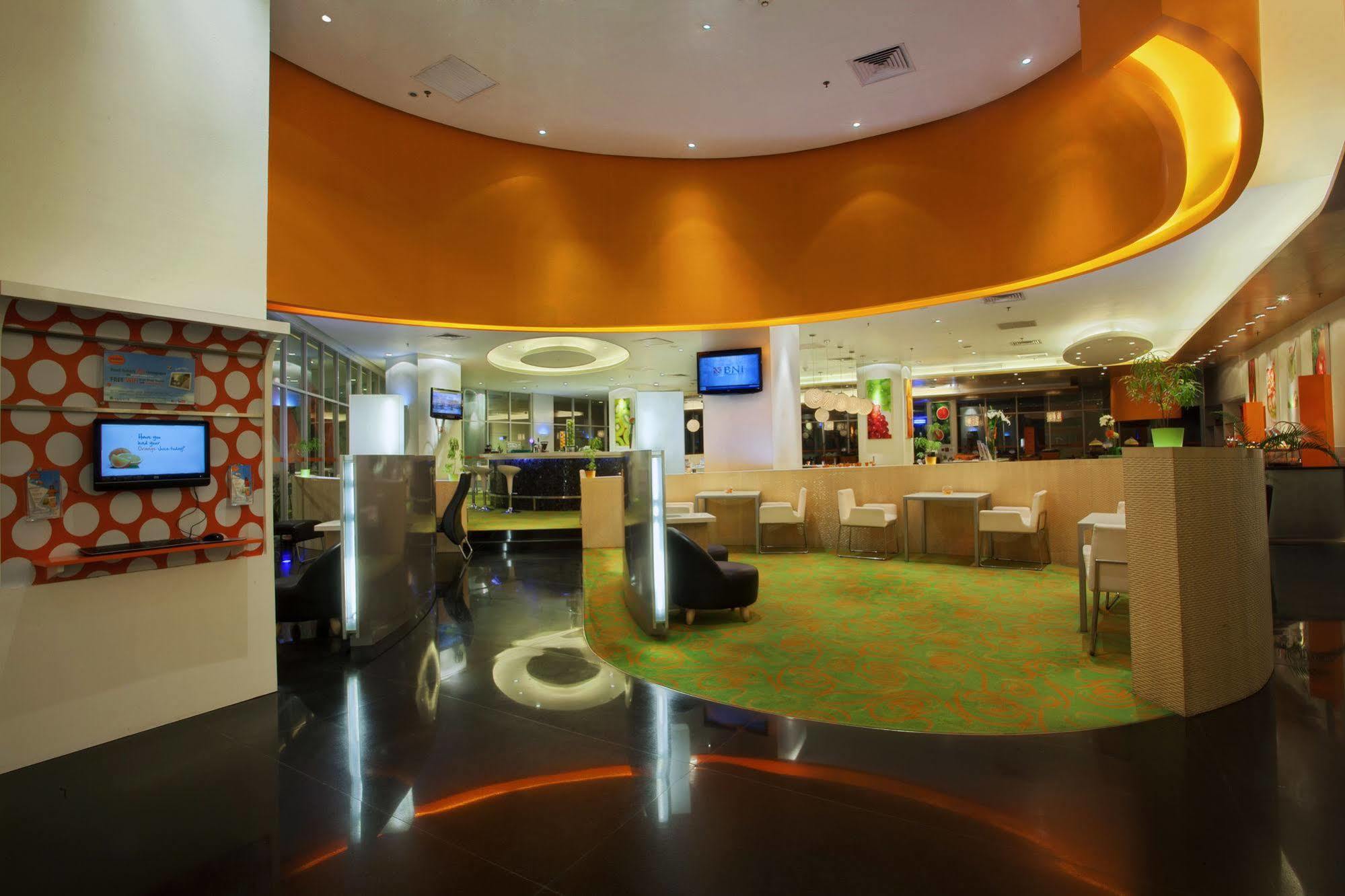 Harris Hotel And Conventions Kelapa Gading Джакарта Екстериор снимка