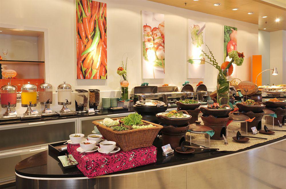 Harris Hotel And Conventions Kelapa Gading Джакарта Екстериор снимка